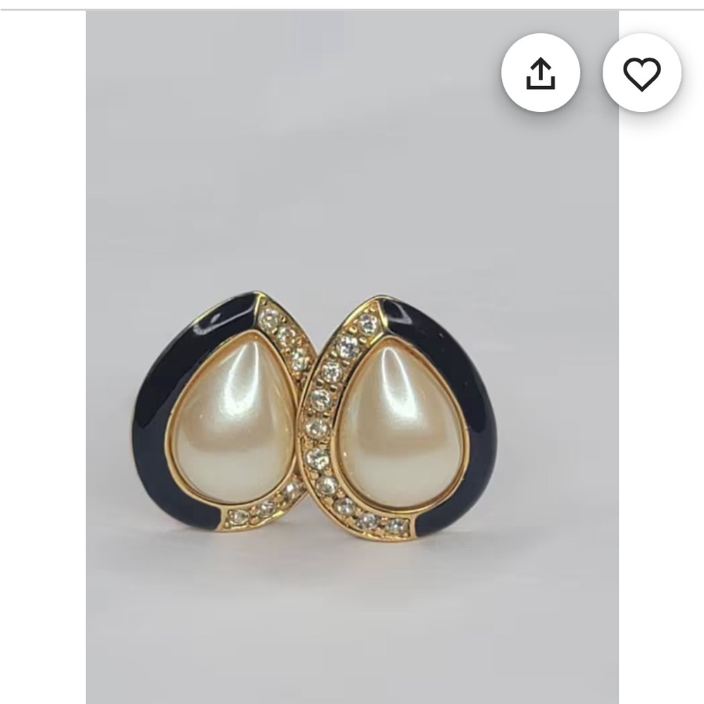 Elegant Gold and Black Pearl Clip NWOT Vintage Earrings